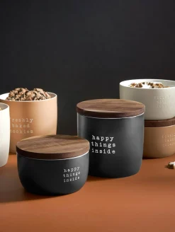 dose, freshly baked cookies