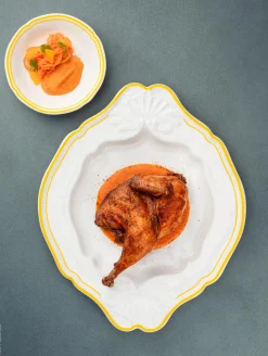 servierplatte mit fahne