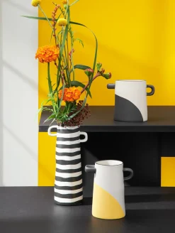 vase, schwarz getunkt